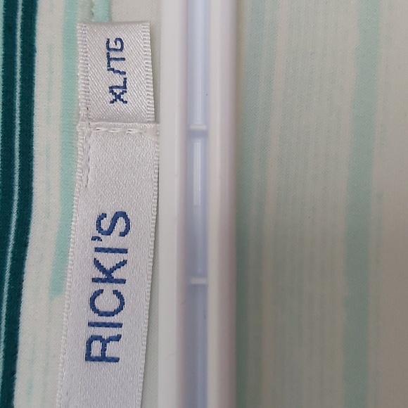 Cute top - Picture 4 of 4